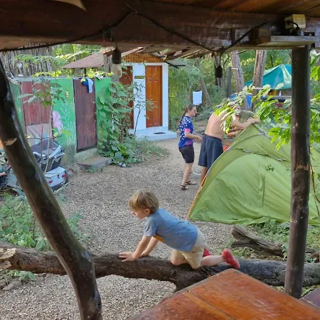 Hostal con camas compartidas - Pachamama Bio